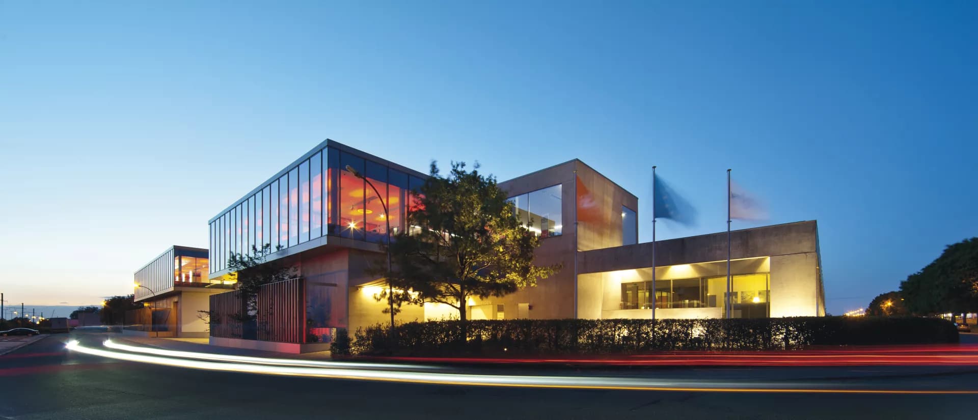 Van Hoecke Gebouw avond
